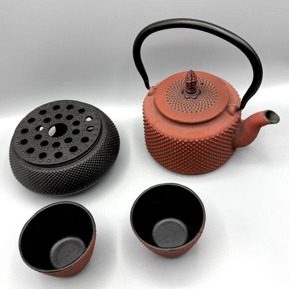 VTG Japanese Teapot Red Cast Iron 2.5c Dobin Strainer Two Cups Brazier NEW - Picture 2 of 8